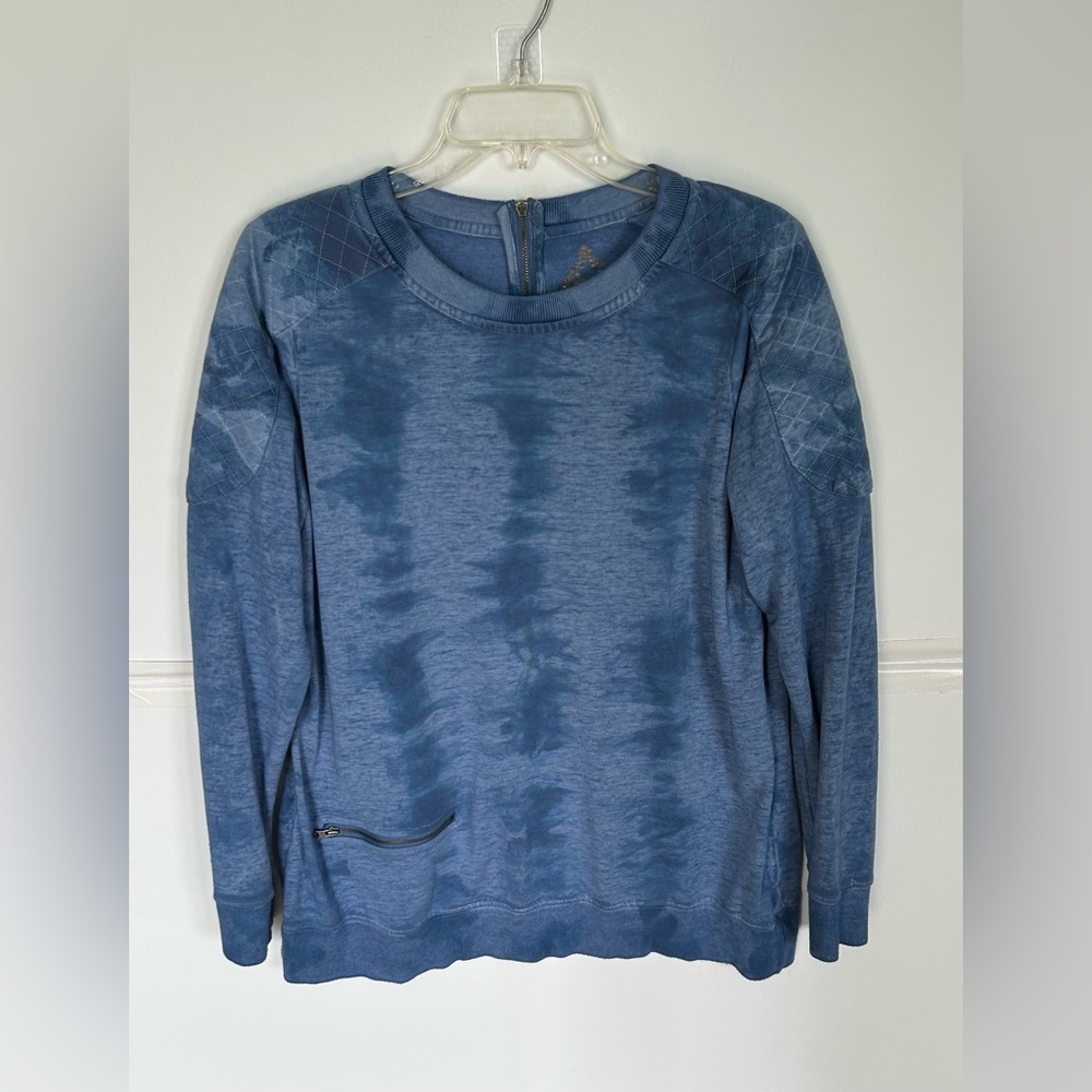 Ruffhewn woman’s LS blue tye dye shirt with pocket on front, zipper in back. XL